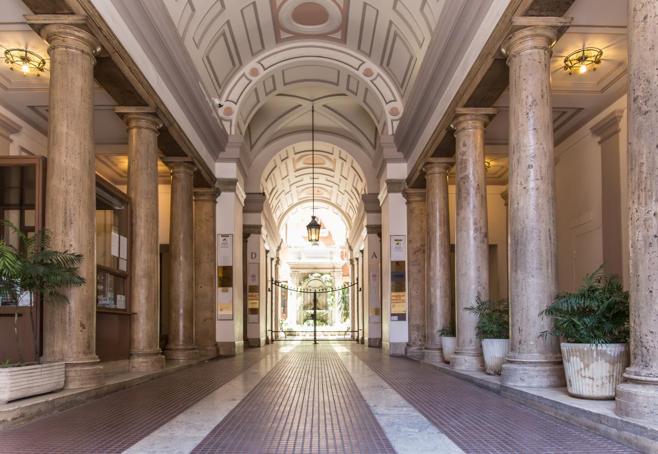 Nazionale Palace Suites Рим Екстериор снимка